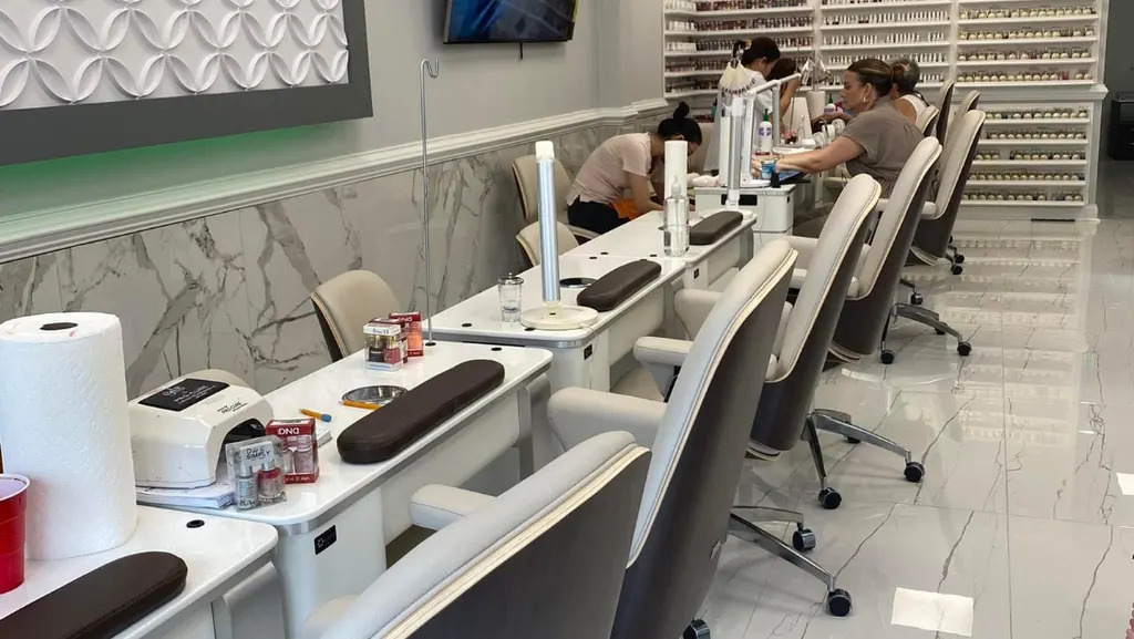 Envision Nails — Nail salon in Abingdon